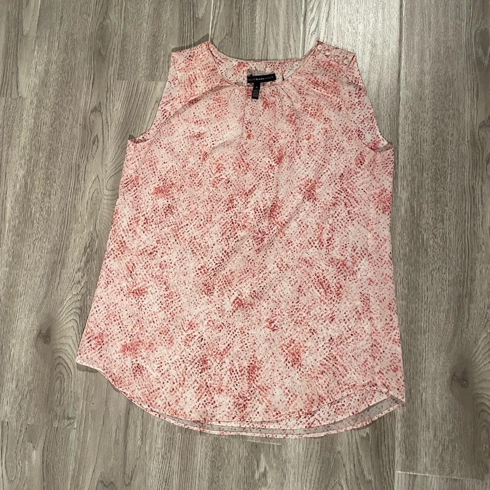 White with red-blush design pattern sleeveless blouse